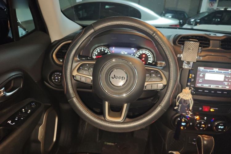 Used Jeep Renegade 2016 1.4T Automatic Jingneng Version+ Steering Wheel