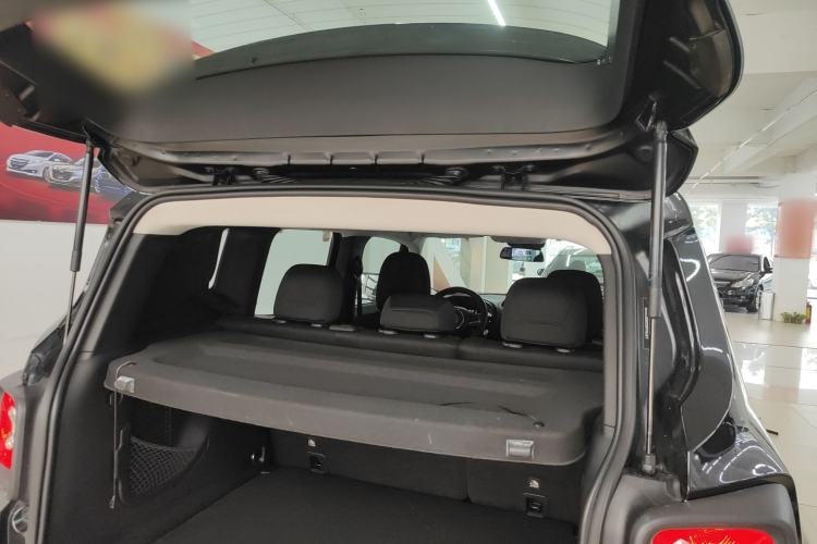 Used Jeep Renegade 2016 1.4T Automatic Kinetic Edition Trunk