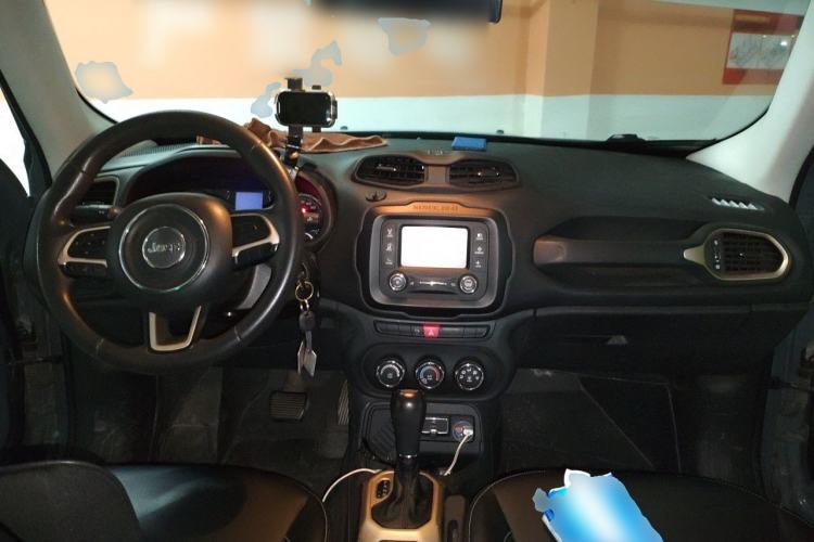 Used Jeep Renegade 2016 1.4T Automatic Jingneng Edition Center Console