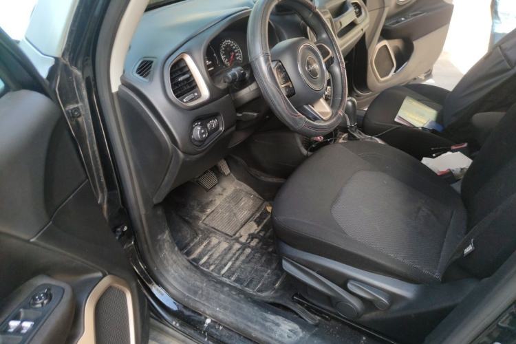 Used Jeep Renegade 2016 1.4T Automatic Jingneng Edition Driver Seat