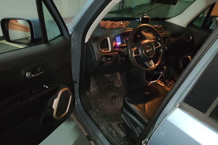 Used Jeep Renegade 2016 1.4T Automatic Jingneng Edition Driver Seat