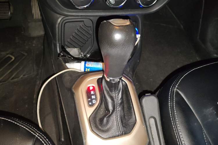 Used Jeep Renegade 2016 1.4T Automatic Jingneng Edition Gear Lever