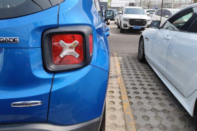 Used Jeep Renegade 2016 1.4T Automatic Jingneng Edition Right Rear Taillight