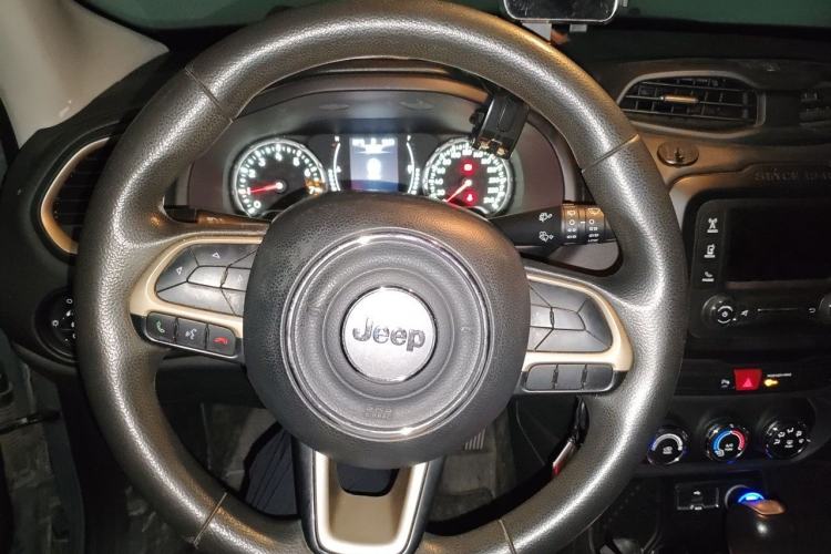 Used Jeep Renegade 2016 1.4T Automatic Jingneng Edition Steering Wheel