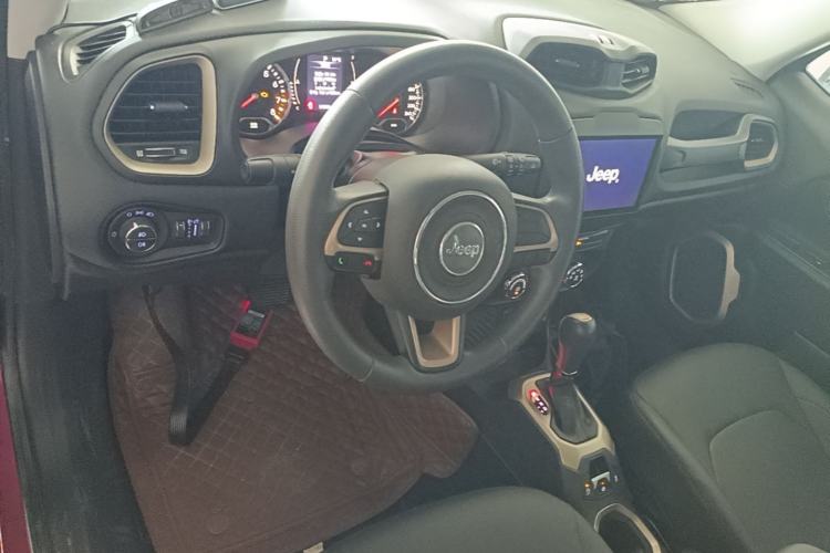 Used Jeep Renegade 2016 1.4T Automatic Kinetic Edition Center Console