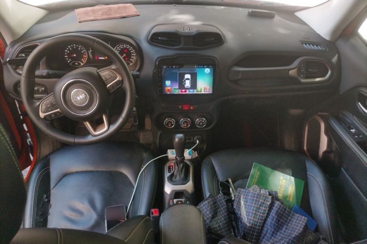 Used Jeep Renegade 2016 1.4T Automatic High-Energy Version Center Console