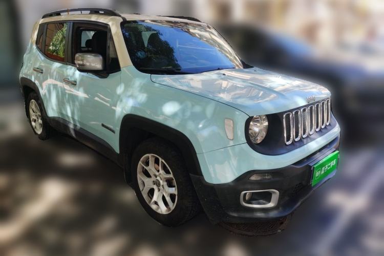 Used Jeep Renegade 2016 1.4T Automatic High-Energy Version Front Right 45 Deg