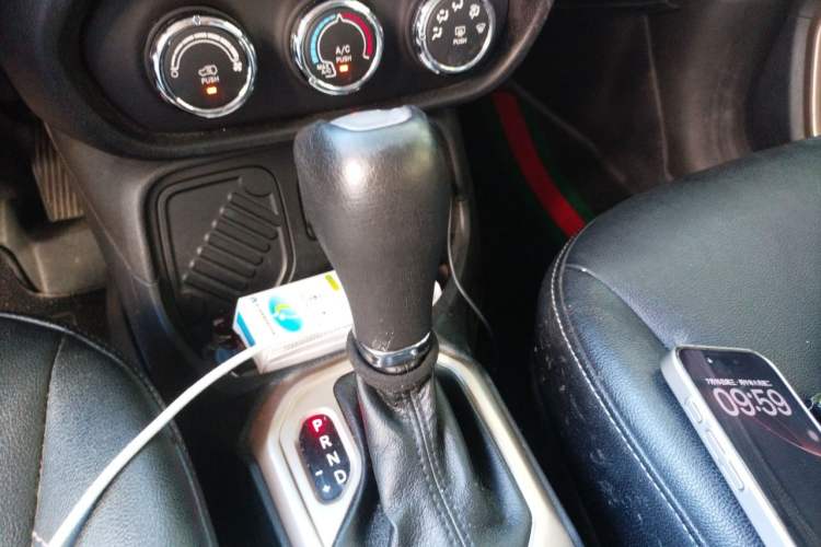 Used Jeep Renegade 2016 1.4T Automatic High-Energy Version Gear Lever