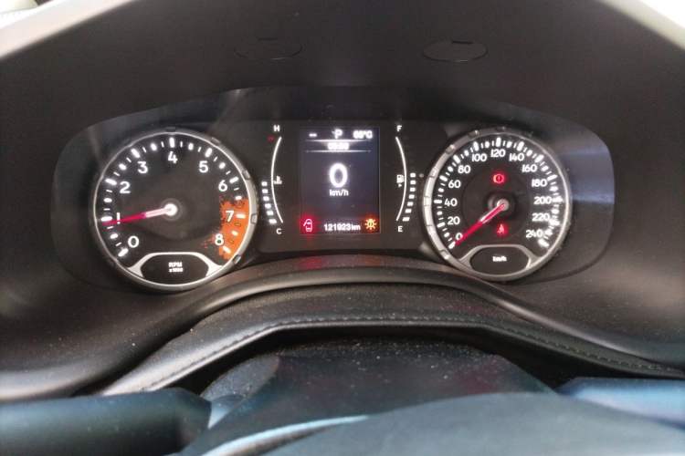 Used Jeep Renegade 2016 1.4T Automatic High-Energy Version Instrument Cluster