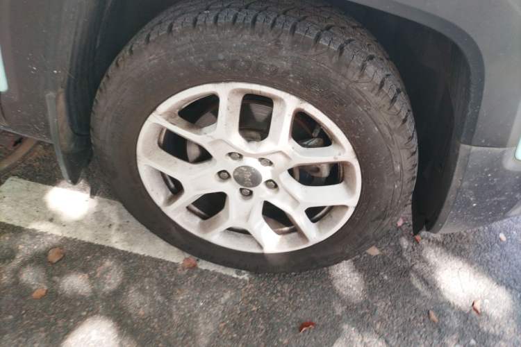 Used Jeep Renegade 2016 1.4T Automatic High-Energy Version Right Front Wheel Hub