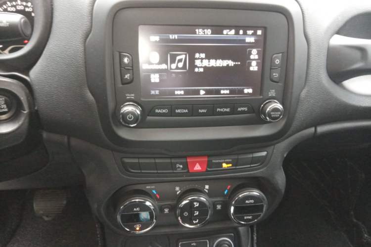 Used Jeep Renegade 2016 1.4T Automatic Jingneng Version+ Audio And AC Panel