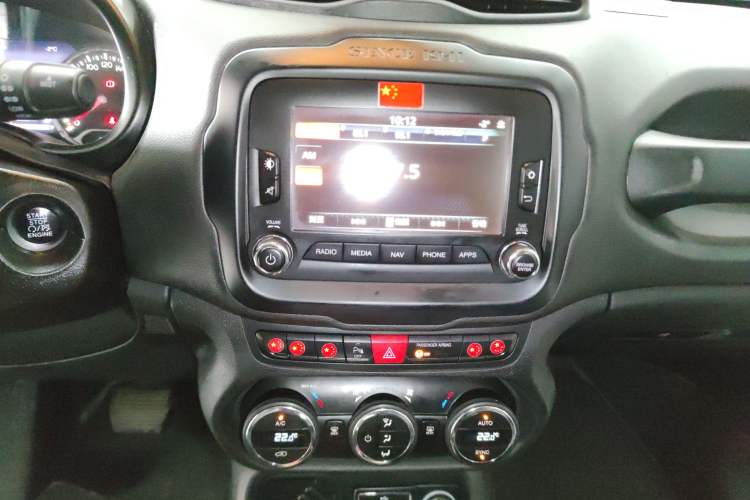 Used Jeep Renegade 2016 1.4T Automatic Jingneng Version+ Audio And AC Panel