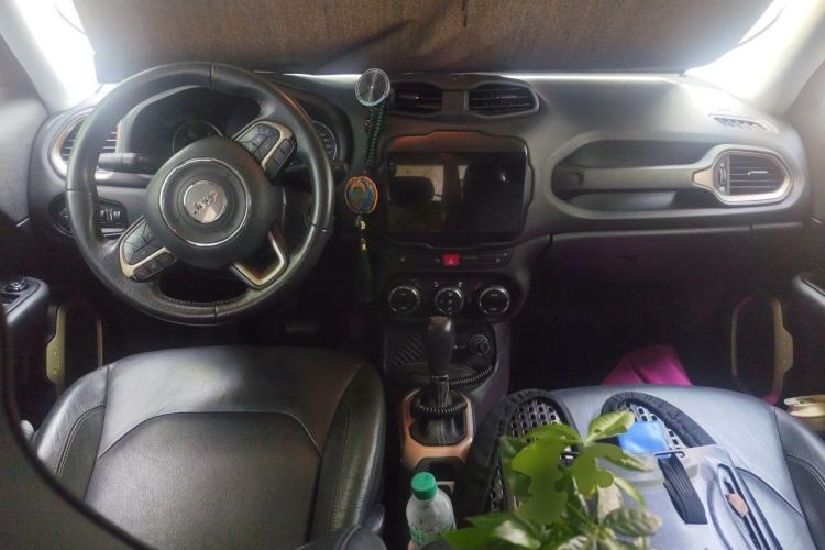 Used Jeep Renegade 2016 1.4T Automatic Smart Edition Center Console