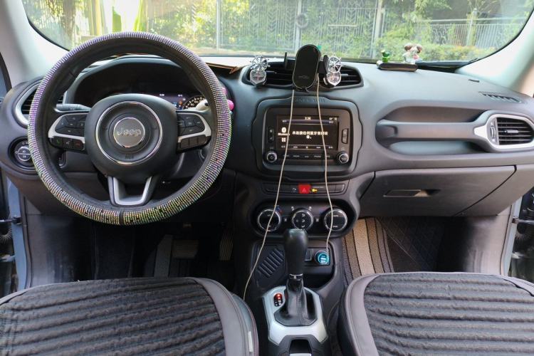 Used Jeep Renegade 2016 1.4T Automatic Jingneng Version+ Center Console