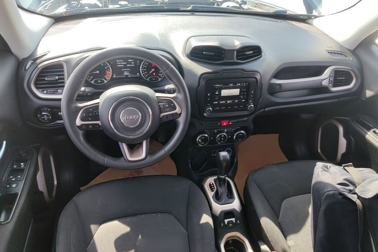 Used Jeep Renegade 2016 1.4T Automatic Jingneng Version+ Center Console