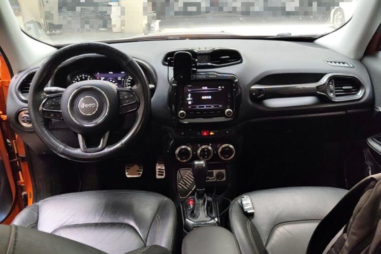 Used Jeep Renegade 2016 1.4T Automatic Smart Edition Center Console