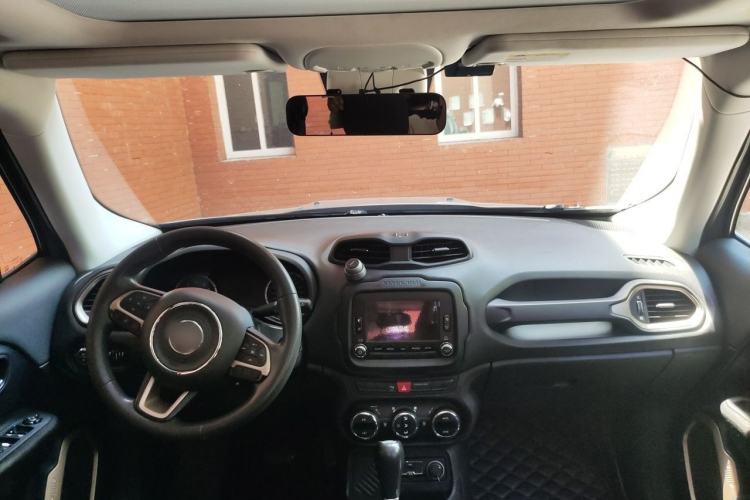 Used Jeep Renegade 2016 1.4T Automatic Jingneng Version+ Center Console