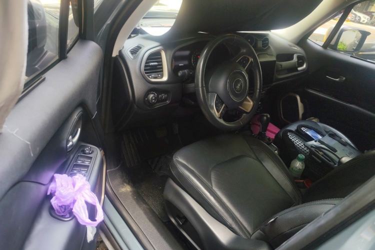 Used Jeep Renegade 2016 1.4T Automatic Smart Edition Driver Seat