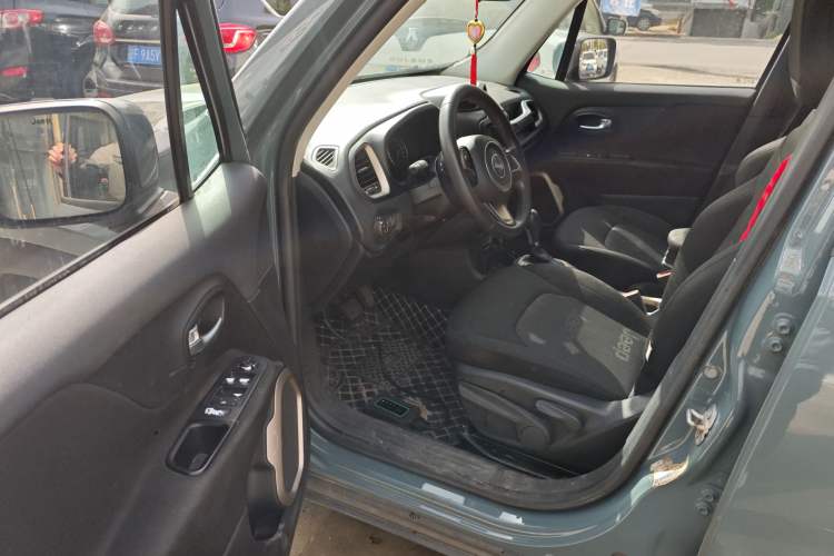 Used Jeep Renegade 2016 1.4T Automatic Jingneng Edition Driver Seat