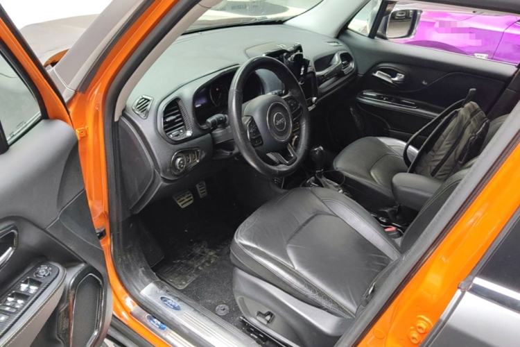 Used Jeep Renegade 2016 1.4T Automatic Smart Edition Driver Seat