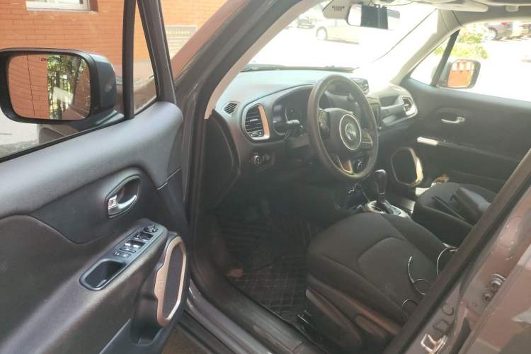 Used Jeep Renegade 2016 1.4T Automatic Jingneng Version+ Driver Seat