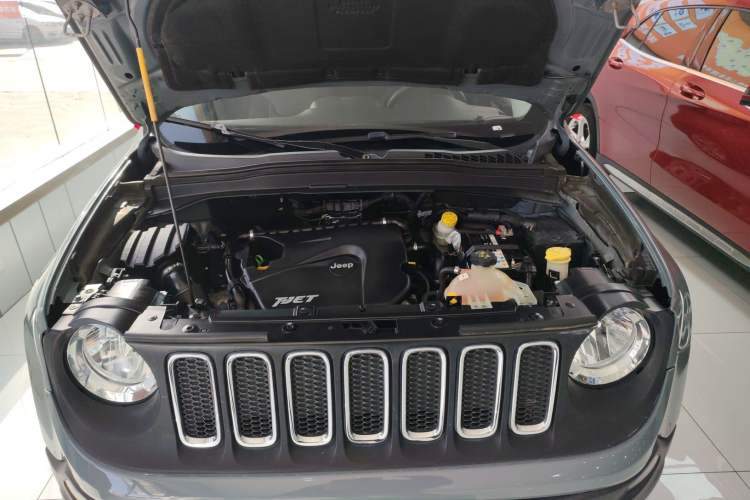 Used Jeep Renegade 2016 1.4T Automatic Jingneng Version+ Engine Bay