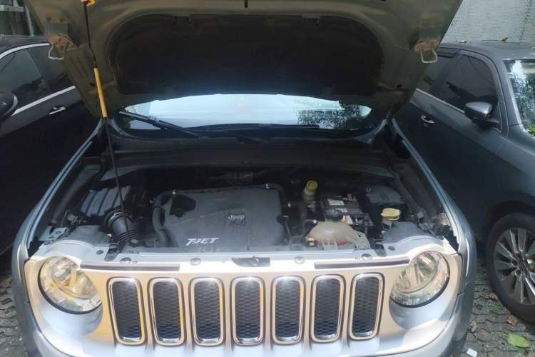 Used Jeep Renegade 2016 1.4T Automatic Smart Edition Engine Bay