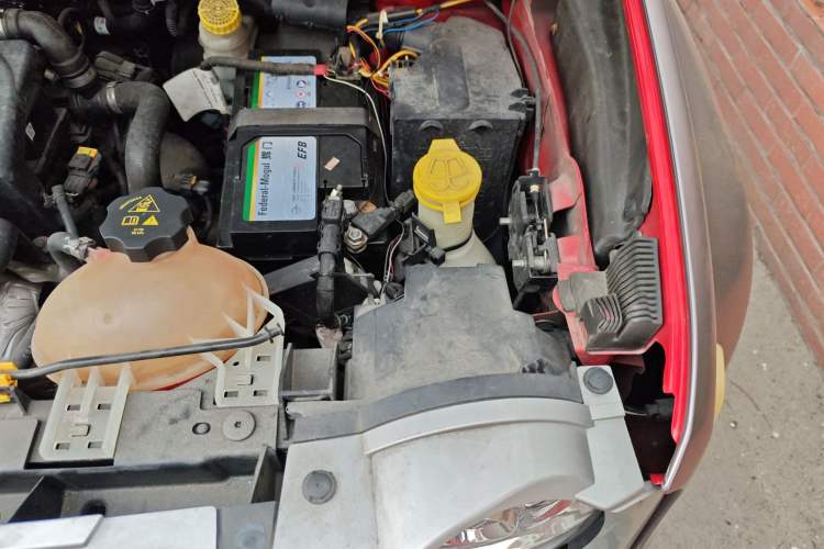 Used Jeep Renegade 2016 1.4T Automatic Smart Edition Engine Bay Left