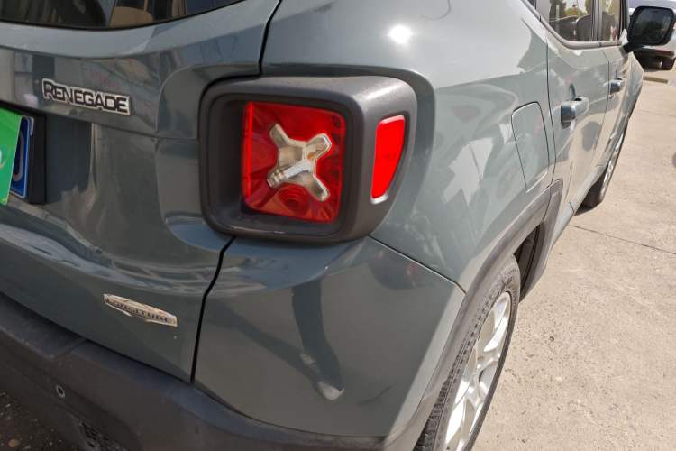 Used Jeep Renegade 2016 1.4T Automatic Jingneng Edition Exterior 3