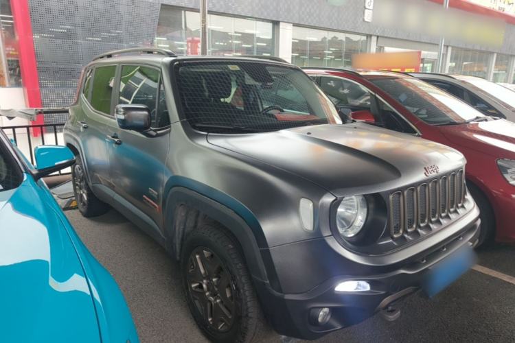 Used Jeep Renegade 2016 2.0L Automatic Four-Wheel Drive 75th Anniversary Tribute Edition Front Right 45 Deg