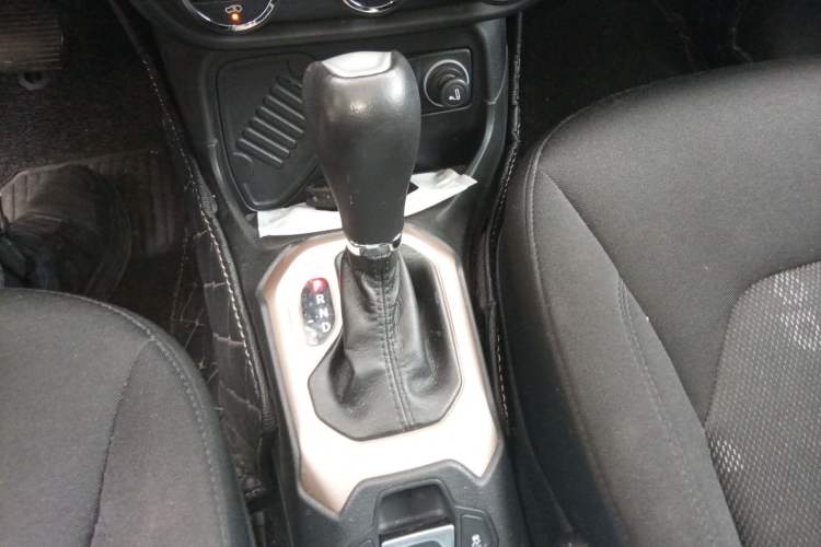 Used Jeep Renegade 2016 1.4T Automatic Jingneng Version+ Gear Lever