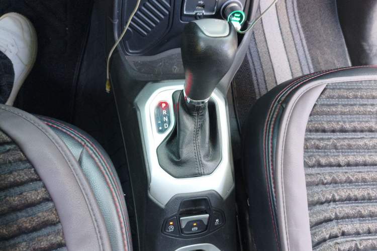 Used Jeep Renegade 2016 1.4T Automatic Jingneng Version+ Gear Lever