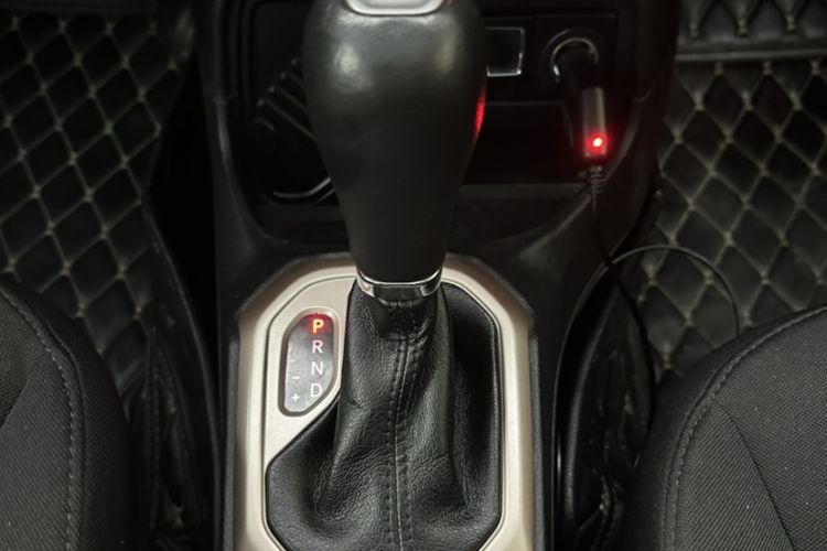Used Jeep Renegade 2016 1.4T Automatic Jingneng Edition Gear Lever