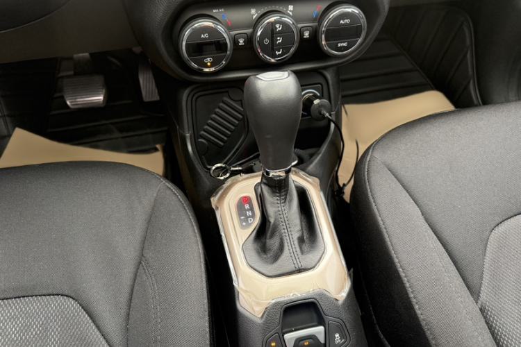 Used Jeep Renegade 2016 1.4T Automatic Jingneng Version+ Gear Lever