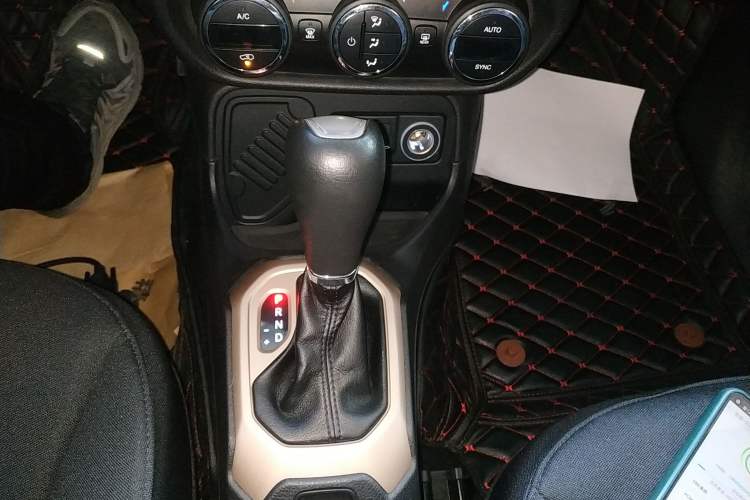 Used Jeep Renegade 2016 1.4T Automatic Jingneng Version+ Gear Lever