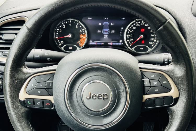 Used Jeep Renegade 2016 2.0L Automatic Four-Wheel Drive 75th Anniversary Tribute Edition Interior 3
