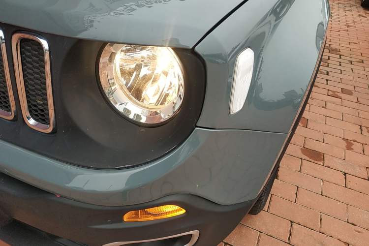 Used Jeep Renegade 2016 1.4T Automatic Jingneng Version+ Left Front Headlight