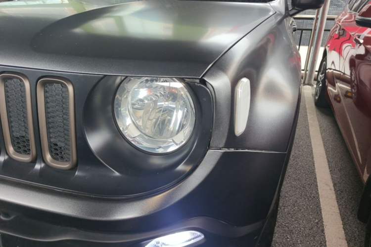 Used Jeep Renegade 2016 2.0L Automatic Four-Wheel Drive 75th Anniversary Tribute Edition Left Front Headlight