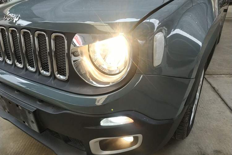 Used Jeep Renegade 2016 1.4T Automatic Jingneng Version+ Left Front Headlight