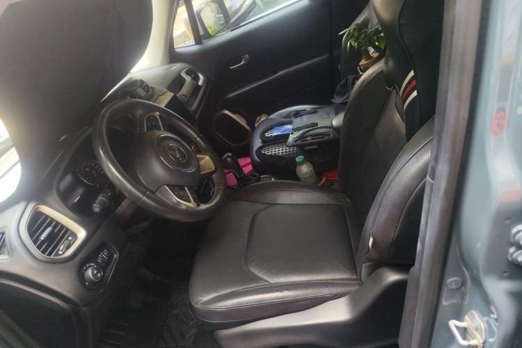 Used Jeep Renegade 2016 1.4T Automatic Smart Edition Left Front Seat