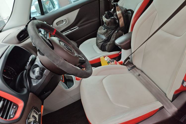 Used Jeep Renegade 2016 1.4T Automatic Smart Edition Left Front Seat