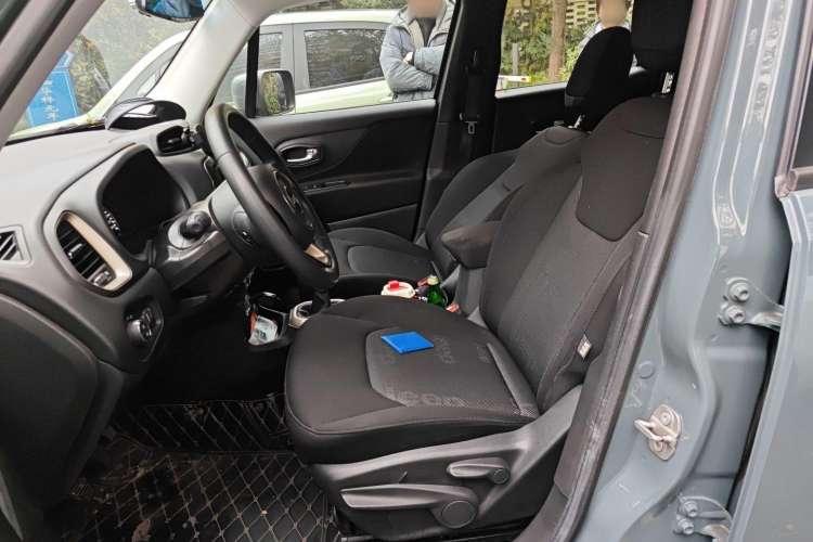Used Jeep Renegade 2016 1.4T Manual Kinetic Edition Left Front Seat