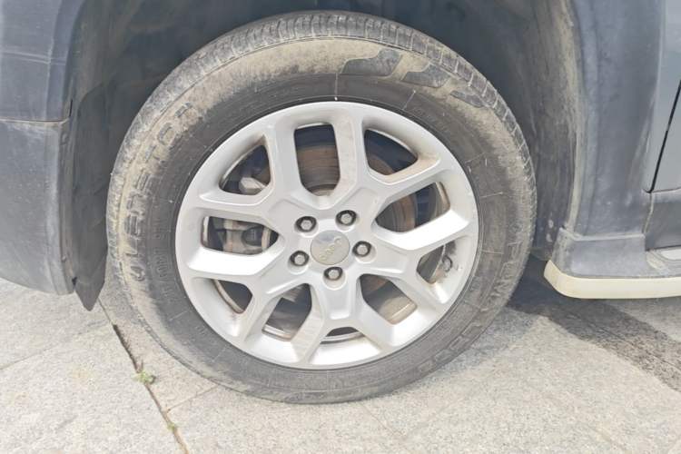 Used Jeep Renegade 2016 1.4T Automatic Jingneng Version+ Left Front Wheel Hub