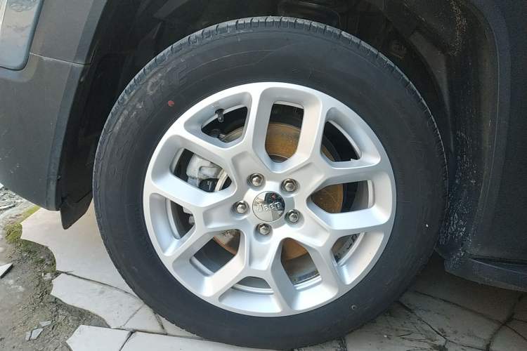 Used Jeep Renegade 2016 1.4T Automatic Jingneng Version+ Left Front Wheel Hub