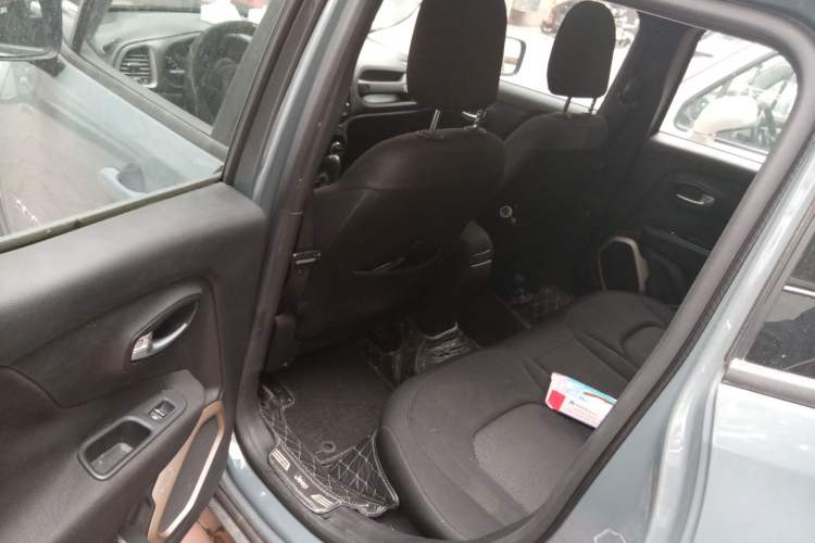 Used Jeep Renegade 2016 1.4T Automatic Jingneng Version+ Left Rear Seat