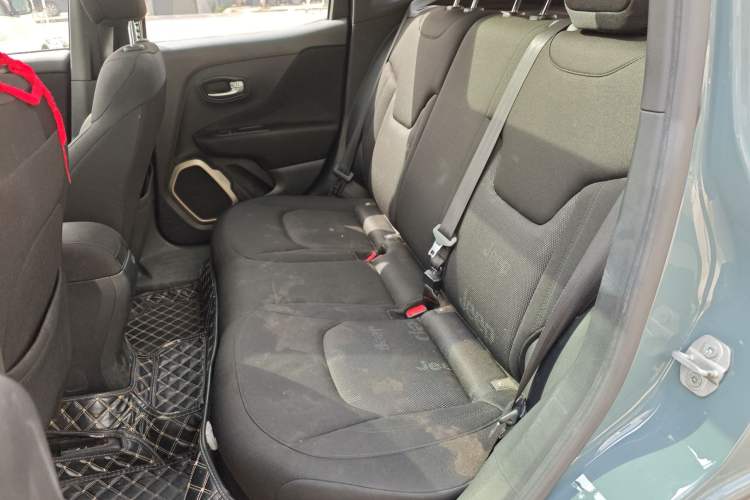 Used Jeep Renegade 2016 1.4T Automatic Jingneng Edition Left Rear Seat