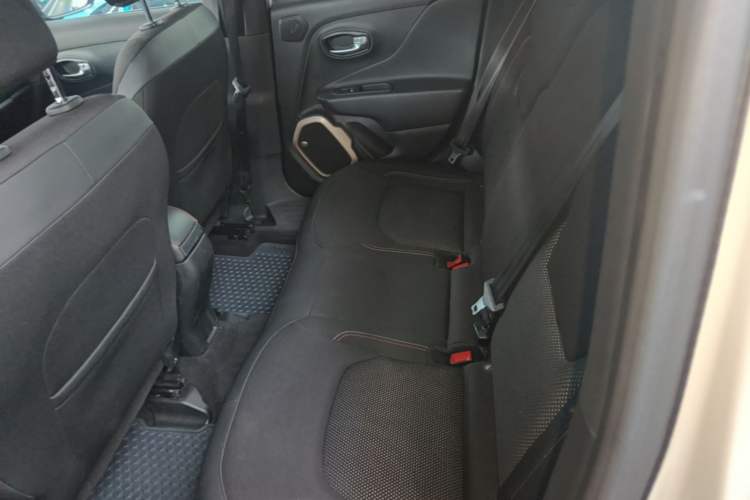Used Jeep Renegade 2016 2.0L Automatic Four-Wheel Drive 75th Anniversary Tribute Edition Left Rear Seat