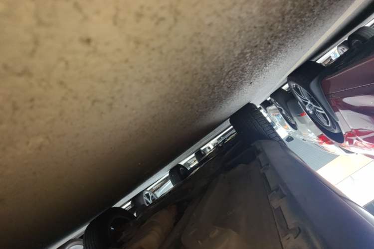 Used Jeep Renegade 2016 2.0L Automatic Four-Wheel Drive 75th Anniversary Tribute Edition Left Side Sill