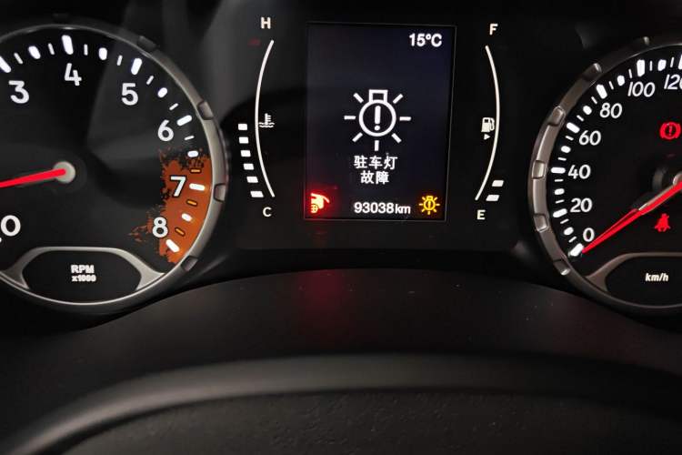 Used Jeep Renegade 2016 1.4T Manual Kinetic Edition Odometer Close Up