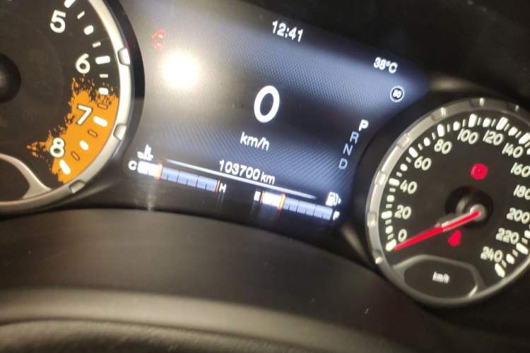 Used Jeep Renegade 2016 1.4T Automatic Jingneng Version+ Odometer Close Up